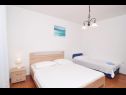 Appartamenti Snješka  - 20 m from the sea : A1(9), A2(6+2) Seget Vranjica - Riviera Trogir  - Appartamento - A2(6+2): la camera da letto