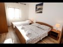 Appartamenti Ante - 50 M from the sea : A1(5), A2(8) Seget Vranjica - Riviera Trogir  - Appartamento - A1(5): la camera da letto