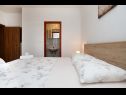 Appartamenti Ante - 50 M from the sea : A1(5), A2(8) Seget Vranjica - Riviera Trogir  - Appartamento - A2(8): la camera da letto