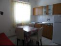 Appartamenti Gor A1(2+2), B2(2+2) Sevid - Riviera Trogir  - Appartamento - B2(2+2): la cucina con la sala da pranzo