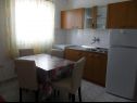 Appartamenti Gor A1(2+2), B2(2+2) Sevid - Riviera Trogir  - Appartamento - B2(2+2): la cucina con la sala da pranzo