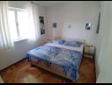 Appartamenti Jak - 10m from the sea: A(4+2) Sevid - Riviera Trogir  - Appartamento - A(4+2): la camera da letto