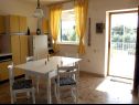 Appartamenti Jak - 10m from the sea: A(4+2) Sevid - Riviera Trogir  - Appartamento - A(4+2): la cucina con la sala da pranzo