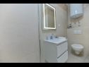 Appartamenti Vera - with nice view: A2-prvi kat (6), A1-prizemlje(4), A3-potkrovlje(6) Trogir - Riviera Trogir  - Appartamento - A1-prizemlje(4): il bagno con la toilette