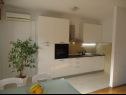 Appartamenti Marin1 - near pebble beach: A1(2+2), A2(2+2) Trogir - Riviera Trogir  - Appartamento - A2(2+2): la cucina con la sala da pranzo