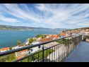 Appartamenti Petar - great location close to the sea: A1 Donji (4+2), A2 Gornji (4+2) Trogir - Riviera Trogir  - Appartamento - A2 Gornji (4+2): lo sguardo sul mare
