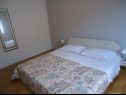Appartamenti Marin1 - near pebble beach: A1(2+2), A2(2+2) Trogir - Riviera Trogir  - Appartamento - A1(2+2): la camera da letto