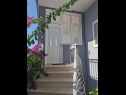 Appartamenti Marija - 10m from beach: A1(4+1), A2(6), A3(6+2) Trogir - Riviera Trogir  - la scalinata