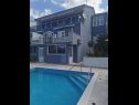 Appartamenti Marija - 10m from beach: A1(4+1), A2(6), A3(6+2) Trogir - Riviera Trogir  - la piscina (casa e dintorni)
