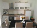 Appartamenti Marija - 10m from beach: A1(4+1), A2(6), A3(6+2) Trogir - Riviera Trogir  - Appartamento - A1(4+1): la cucina con la sala da pranzo