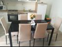 Appartamenti Marija - 10m from beach: A1(4+1), A2(6), A3(6+2) Trogir - Riviera Trogir  - Appartamento - A1(4+1): la cucina con la sala da pranzo