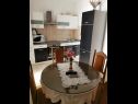 Appartamenti Marija - 10m from beach: A1(4+1), A2(6), A3(6+2) Trogir - Riviera Trogir  - Appartamento - A3(6+2): la cucina con la sala da pranzo