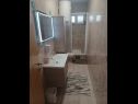 Appartamenti Marija - 10m from beach: A1(4+1), A2(6), A3(6+2) Trogir - Riviera Trogir  - Appartamento - A3(6+2): il bagno con la toilette