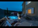 Appartamenti Vera - with nice view: A2-prvi kat (6), A1-prizemlje(4), A3-potkrovlje(6) Trogir - Riviera Trogir  - la piscina