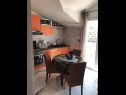Appartamenti Mare - near city center A1 (4+1), A2 (2+1), A3 (2+1) Trogir - Riviera Trogir  - Appartamento - A2 (2+1): la cucina con la sala da pranzo