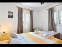 Casa vacanza Holiday Home Josko - 50 m from beach: H(6) Vinisce - Riviera Trogir  - Croazia - H(6): la camera da letto