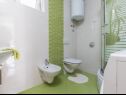 Casa vacanza More - garden shower: H(10+2) Vinisce - Riviera Trogir  - Croazia - H(10+2): il bagno con la toilette