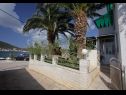Appartamenti Josip - 5 m from beach: A1(6) Vinisce - Riviera Trogir  - la casa