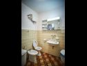 Appartamenti Ivan - close to the sea: A1(8+1), A2(2) Vinisce - Riviera Trogir  - Appartamento - A1(8+1): il bagno con la toilette