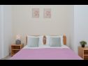 Appartamenti Paž - 28m from the beach: A1(4+2), A2(2+1), A3(4+1) Vinisce - Riviera Trogir  - Appartamento - A3(4+1): la camera da letto