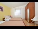 Appartamenti Paž - 28m from the beach: A1(4+2), A2(2+1), A3(4+1) Vinisce - Riviera Trogir  - Appartamento - A3(4+1): la camera da letto