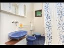 Casa vacanza Marcelo - with terrace : H(5+3) Vinisce - Riviera Trogir  - Croazia - H(5+3): il bagno con la toilette