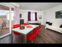 Appartamenti Ivo - beach nearby: A1(2+3), A2(2+2), A3(4+1) Vinisce - Riviera Trogir  - Appartamento - A1(2+3): la cucina con la sala da pranzo