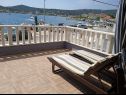 Appartamenti Josip - 5 m from beach: A1(6) Vinisce - Riviera Trogir  - la casa