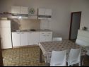 Appartamenti Mile - next to the sea A1(2+2), A2(2+2), A3(2+2) Kukljica - Isola di Ugljan  - Appartamento - A1(2+2): la cucina con la sala da pranzo