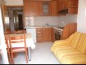 Appartamenti Srećko - close to center with terrace: A1(2+1), A2(5) Kukljica - Isola di Ugljan  - Appartamento - A2(5): la cucina con la sala da pranzo