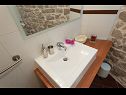 Appartamenti Ivan - great location: A1(2+1), A2(2+2) Poljana - Isola di Ugljan  - Appartamento - A1(2+1): il bagno con la toilette