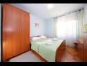 Appartamenti Gašpe - garden terrace : A1(4) Sutomiscica - Isola di Ugljan  - Appartamento - A1(4): la camera da letto