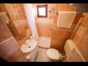Appartamenti Vesna - 200 m from beach A1(2), SA2(2), A3(2) Bibinje - Riviera Zadar  - Studio appartamento - SA2(2): il bagno con la toilette