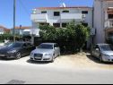Appartamenti Ana- next to the sea A1(2+2), A2(2+3), A3(2+2), A4(2+3) Bibinje - Riviera Zadar  - il parcheggio (casa e dintorni)