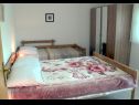 Appartamenti Niko - 40m from the beach: A1(2+2), A2(3+2), A3(4+2) Donji Karin - Riviera Zadar  - Appartamento - A2(3+2): la camera da letto