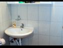 Appartamenti Niko - 40m from the beach: A1(2+2), A2(3+2), A3(4+2) Donji Karin - Riviera Zadar  - Appartamento - A3(4+2): il bagno con la toilette