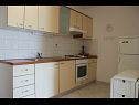 Appartamenti Davor - 20m from sea : A1(2+2), A2(2+2), A3(6) Mali Iz (Isola di Iz) - Riviera Zadar  - Appartamento - A3(6): la cucina con la sala da pranzo