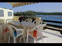 Appartamenti Davor - 20m from sea : A1(2+2), A2(2+2), A3(6) Mali Iz (Isola di Iz) - Riviera Zadar  - Appartamento - A3(6): la terrazza