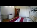 Appartamenti Vlatkica - 10 m from beach: A1 Vlatkica(4), A2 Lea(4) Maslenica - Riviera Zadar  - Appartamento - A1 Vlatkica(4): la camera da letto