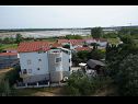Appartamenti Dali - 300 m from the beach: SA1 1D (3), A2 1L (5), A3 2k (6) Nin - Riviera Zadar  - la casa