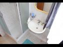 Appartamenti Ivan - 300 m from sea: A3(2), A4(2), SA5(2), A6(2) Nin - Riviera Zadar  - Appartamento - A3(2): il bagno con la toilette