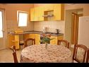 Appartamenti Dita - 400 m from sandy beach: A1(4), A2(4) Nin - Riviera Zadar  - Appartamento - A2(4): la cucina con la sala da pranzo