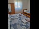 Appartamenti Slava - private parking: A1(6+1) Nin - Riviera Zadar  - Appartamento - A1(6+1): la camera da letto