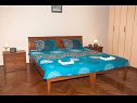 Appartamenti Pupa - nice family apartments: A1 Dora(4+1), A2 Mihael(4+1), A3 Tea(2+1) Petrcane - Riviera Zadar  - Appartamento - A2 Mihael(4+1): la camera da letto