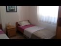 Appartamenti Mis - apartments close to sea: A1(4), A2(4) Petrcane - Riviera Zadar  - Appartamento - A2(4): la camera da letto