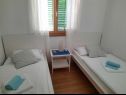 Appartamenti Kike - 60 meters from the beach: A1(4+1), A2(4+1), A3(4+1), SA1(2) Petrcane - Riviera Zadar  - Appartamento - A2(4+1): la camera da letto