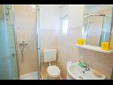 Appartamenti Teo - 8m from the sea & parking: A1 žuti(4), A2 bijeli(4), A3 novi(4) Privlaka - Riviera Zadar  - Appartamento - A1 žuti(4): il bagno con la toilette