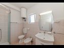 Appartamenti Mlađo - swimming pool: A1(4+2), A2(4+2), A3(2+2), A4(2+2) Privlaka - Riviera Zadar  - Appartamento - A2(4+2): il bagno con la toilette