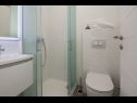 Appartamenti Ani - with pool : SA4(2), A5(2+2), A6(2+2) Privlaka - Riviera Zadar  - Appartamento - A5(2+2): il bagno con la toilette