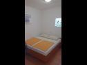 Appartamenti Dobri - 500 m from beach: A5(2), A4(2+2), A3(2+2), A2(2+2), A6(2+1) Sabunike - Riviera Zadar  - Appartamento - A6(2+1): la camera da letto